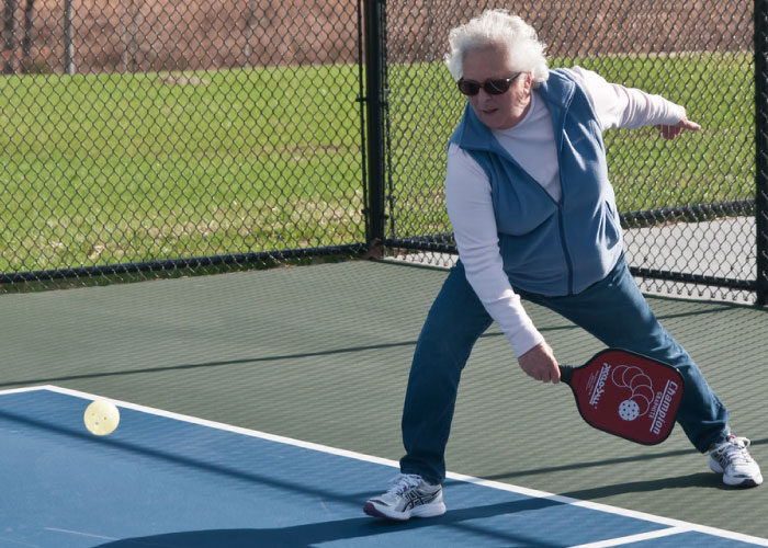 ¿Cuántas calorías se queman jugando Pickleball? El Pickleball es un deporte para todas las edades y un excelente ejercicio físico para quemar calorías